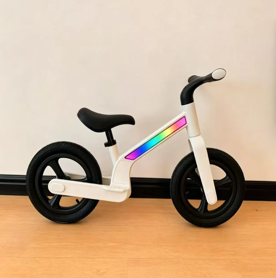 Children Balance Bike 1-6 Years, Color-Fixing New Style Pedal-Free Gliding Scooter