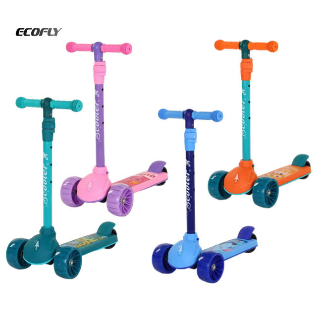 Manufacturer's Gift Foldable Flashing Pedal Scooter for Kids 1-6 Years Old Mi Gao Car Design Plastic Material